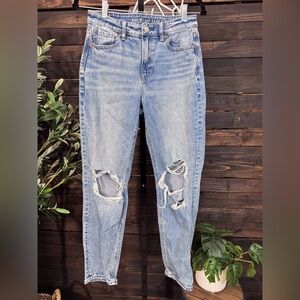 American Eagle Outfitters Light Blue Distressed Boyfriend Jeans